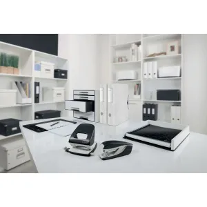 Dziurkacz NeXXt WOW czarny 30k (50081095) Leitz