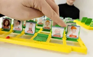 Gra edukacyjna INSPEKTOR PYTANKO NA URODZINACH Alexander