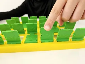 Gra edukacyjna INSPEKTOR PYTANKO NA URODZINACH Alexander